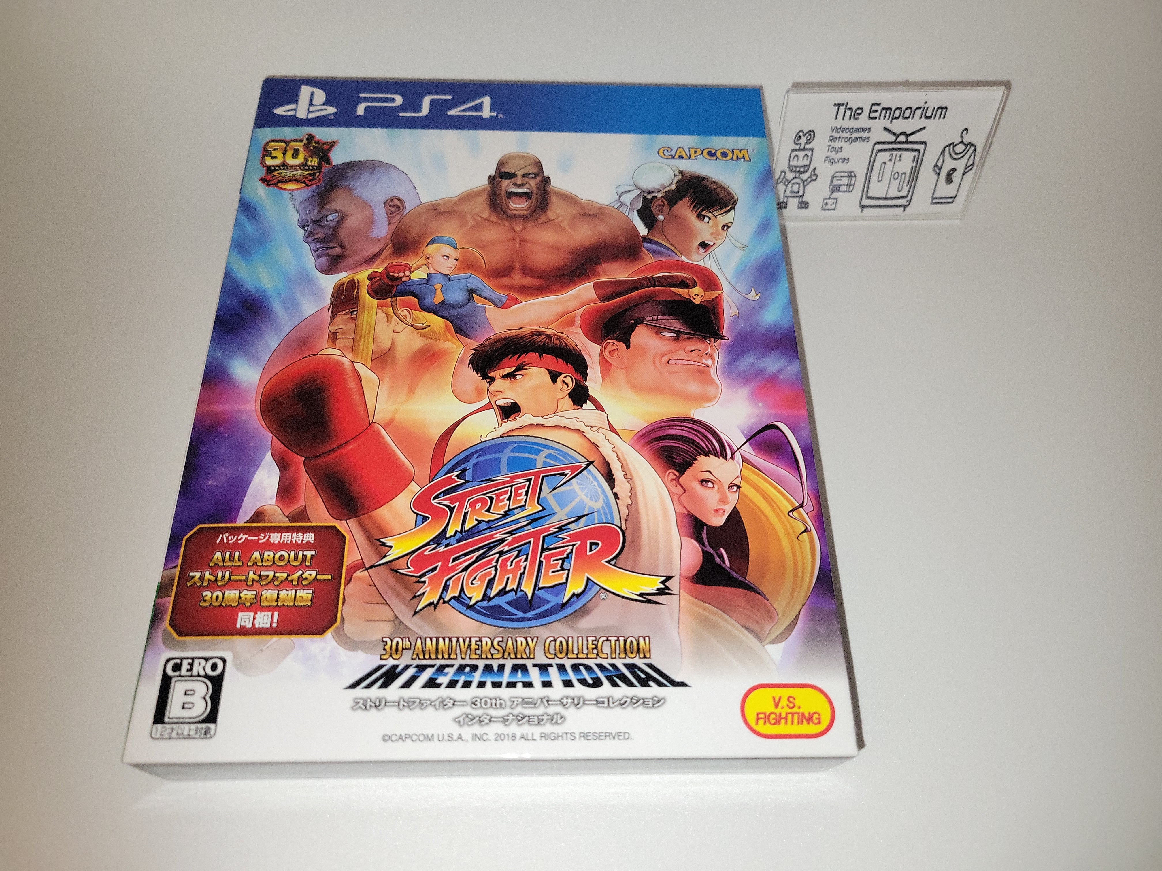 Street Fighter V Champion Edition - PlayStation 4 : : DVD e  Blu-ray