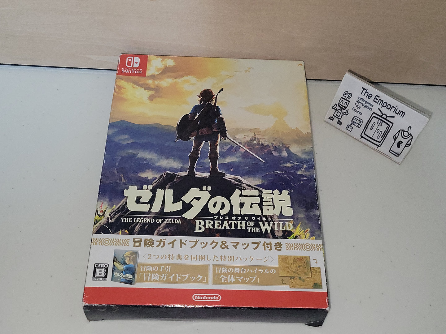 The Legend of Zelda: Breath of the Wild - Adventure Guidebook & Map Included - Nintendo Switch NSW